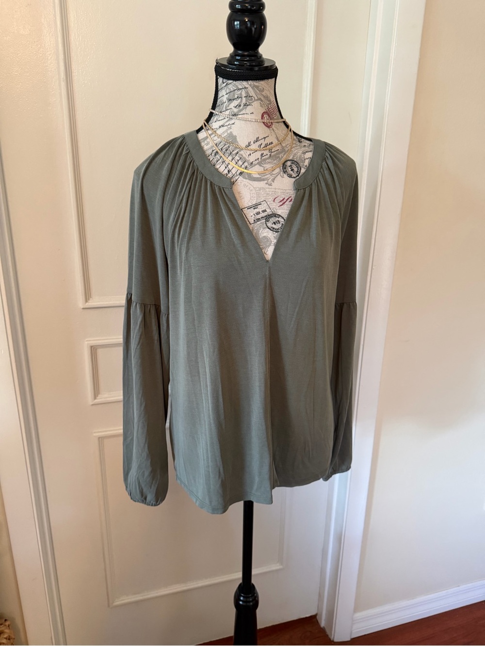 Lucky Brand Olive Gray Modal Peasant Blouse Long Sleeve Medium - Picture 4 of 10